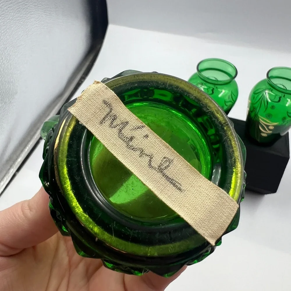 Vtg Emerald‎ Green Bud Vases & Mini Pitcher W Gold Tone Leaf Pattern Hobnail MCM